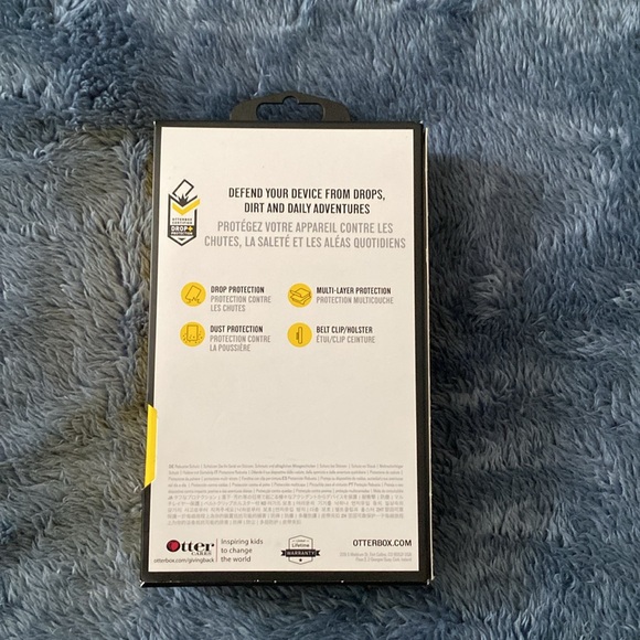 Otter Box IPhone 11 Case and Clip - Picture 2 of 5